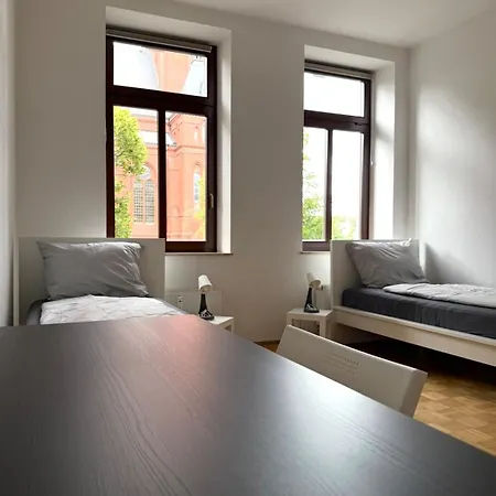 Privat Near Center Of Daire *