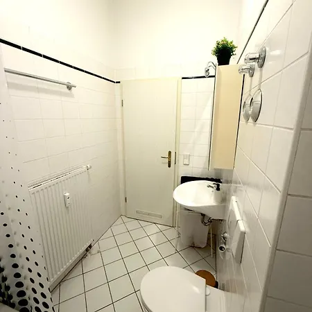 Daire Privat Near Center Of
